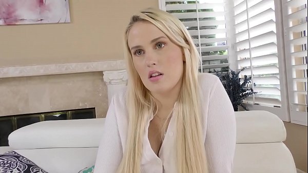 Big Booty Blonde Teen Takes A Dong In Her Bald Hole