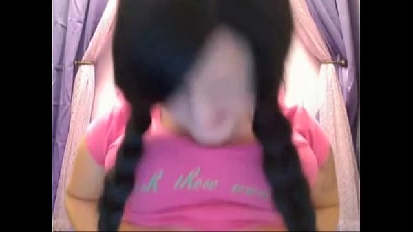 pigtailled snowbunny white girl with enormous titty cleavage