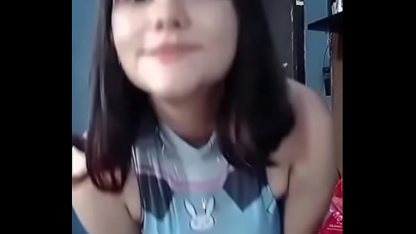 Novinha safada da desgraça peituda dos inferno ...