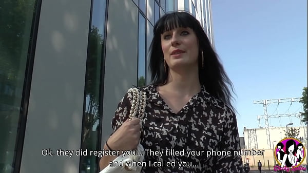Young Gorgeous Florence wanted to be fucked in the ass in a park
