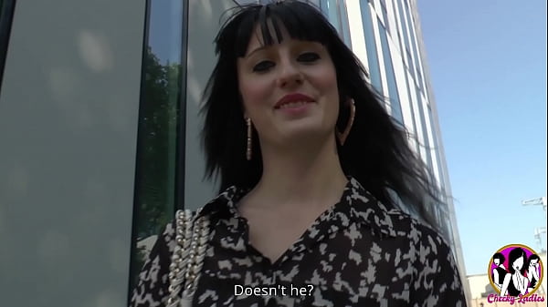 Young Gorgeous Florence wanted to be fucked in the ass in a park
