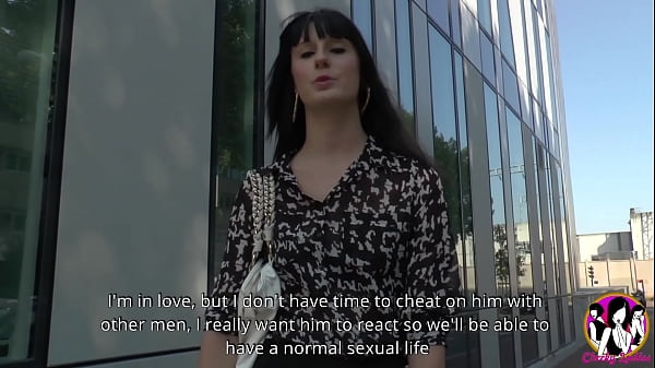 Young Gorgeous Florence wanted to be fucked in the ass in a park