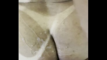 Mavambo novinho metendo a piroca na vizinha gordinha boqueteira