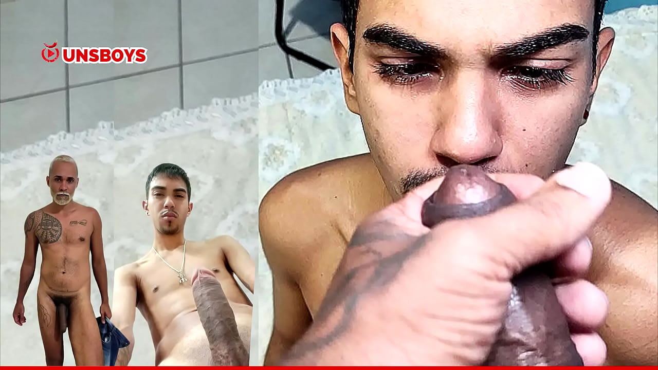 Amigos del albergue teniendo una charla caliente después de una ducha | Completo para suscriptores
                    black blowjob rough amateur homemade bathroom deep throat brazil gay first time bisexual bareback male big cock 1 on 1 gay blowjob male on male male anal fuck buddies boy on boy muchos negros