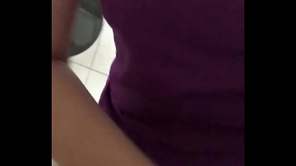 thumb pee