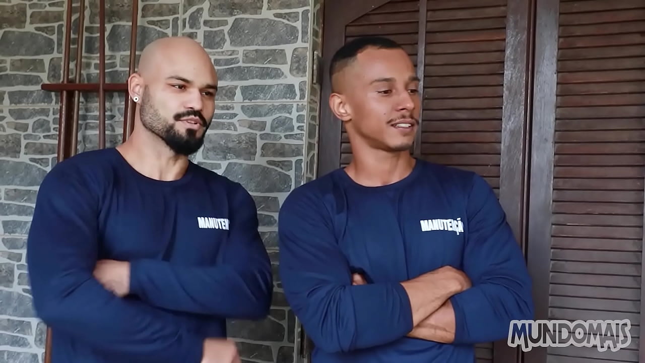 ¡Después de la promoción lo celebramos con una hermosa puta!
                     threesome gay bareback big cock muchos negros