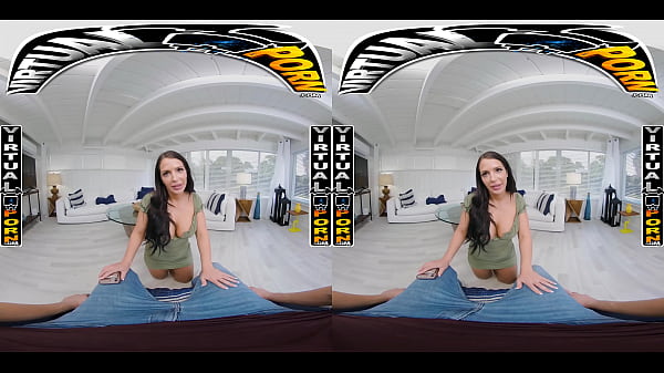 VIRTUAL PORN - Big Tits Stepmom Alexa Payne VR Experience