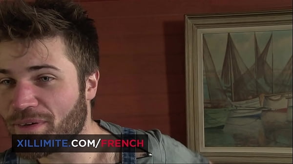 Download Video - The young brunette lets herself be sodomized by the mechanic