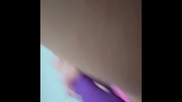 QUE RICO ME MASTURBO CON MI RICO JUGUETE