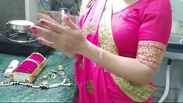 Download Video - Akeli sexy bahu ki tadap