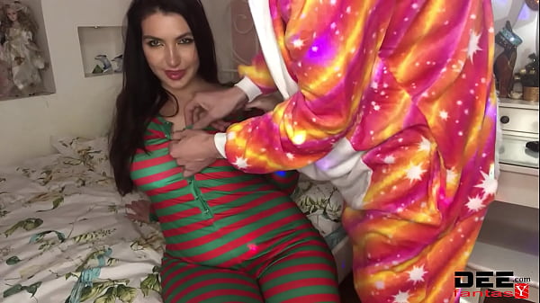 Download Video - Girl Deep Sucks Stranger's Dick&comma; Fucks In Different Poses And Receives Cumshot On Ass