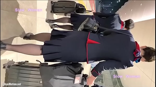 《パンチラ動画》魅惑のCAさんのパンティ