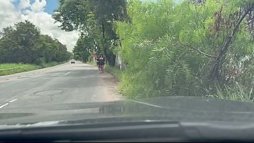 Procurando Uma atriz porno nas ruas de São Paulo oferecemos 10 mil reias ela mostrou os peitos em publico