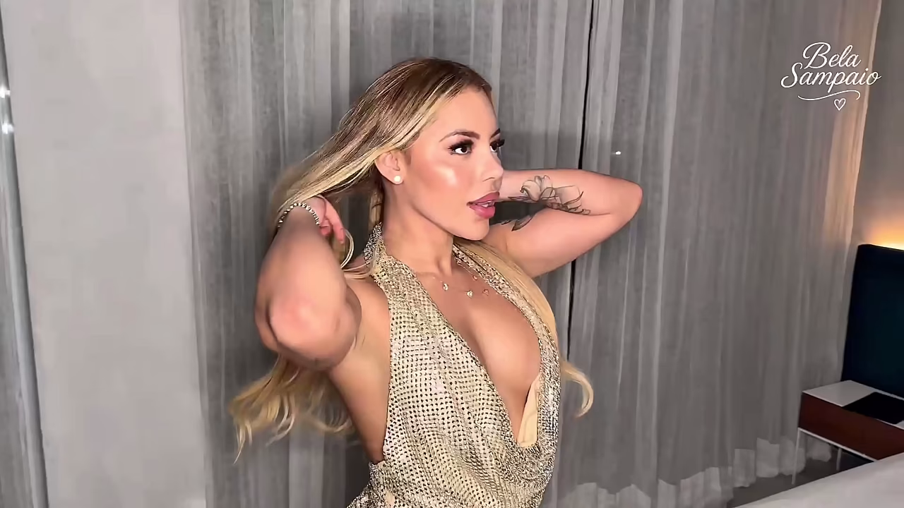 Estrangeiro dotado fode brasileira gostosa depois de conhecer o poder de uma bunda latina