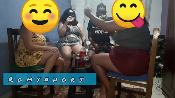 Revue Chez Ma Petite Amie Sorayyaa Je Suis Arrivée Sans Être Invitée Tout Le Monde A Buvé Que C'est Passé / Vidéo Complète Sur Rouge