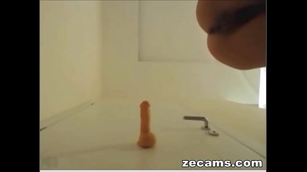 Young small-tit blonde penetrate tight pussy