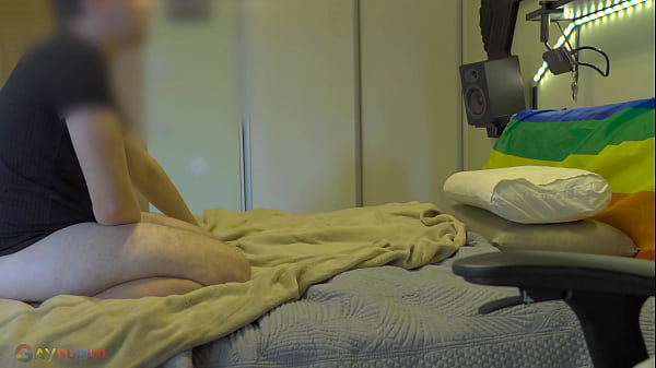 Download Video - Amateur bareback and dildo action&excl;