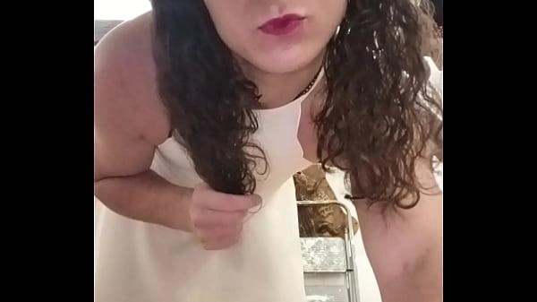 Cette pute attend que tu vienne la baisé