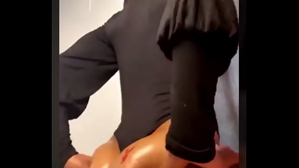 thumb glazed ass twerk