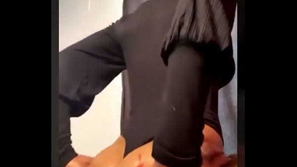 thumb glazed ass twerk