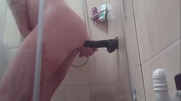 Download Video - Doccia con dildo