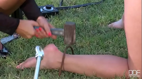 thumb bizarre garden party