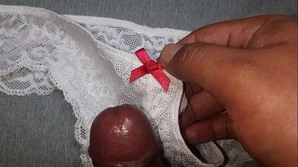 Download Video - Chorro de semen en la tanga blanca preferida de mi amiga la de la panocha rica