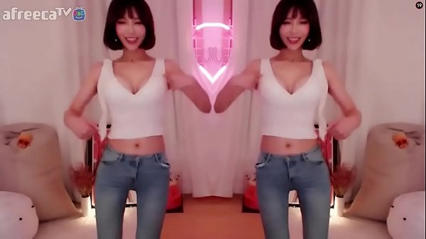 BJ Winter does sexy dance