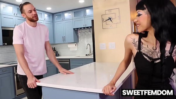 Let me ride your Face! Briella Coley & Cali Deep for SweetFemdom