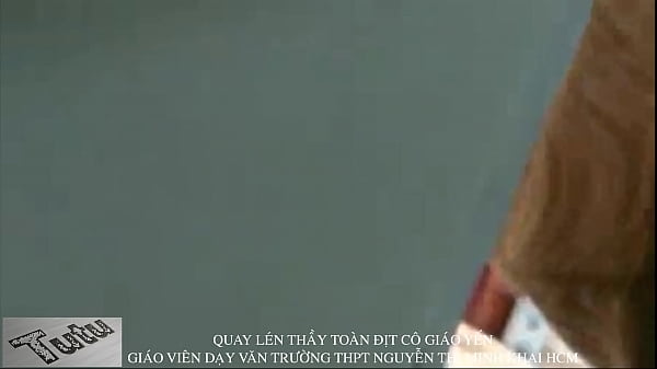 Download Video - QUAY L&Eacute;N THẦY TO&Agrave;N &Dstrok;ỊT C&Ocirc; YẾN - TRƯỜNG THPT NGUYỄN THỊ MINH KHAI HCM