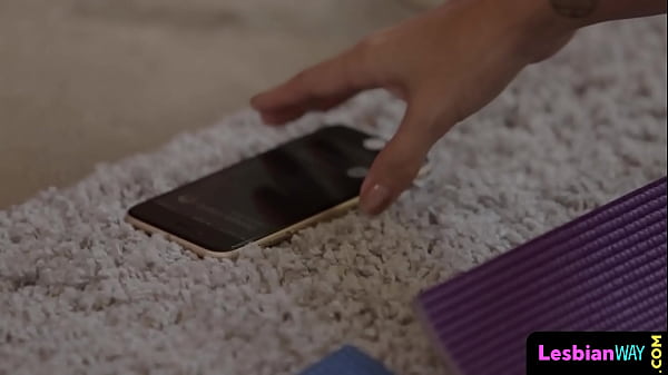 Sapphic yoga babe pussylicking glam dyke