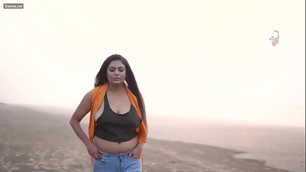 Desi hot girl photoshoot