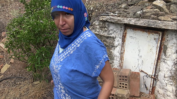 Hot algerian milf having outdoor sex with steps...