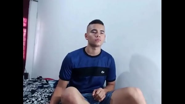 Auto mamada de chico vergudo(video completo aqu...