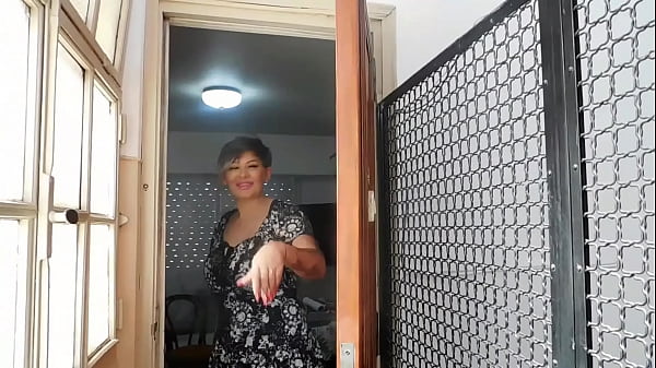 el service del asensor  no aguanto  cuatro  hor...