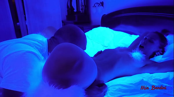 Download Video - WHITE GIRL KITTEN FUCKED HARD IN NEON LIGHT