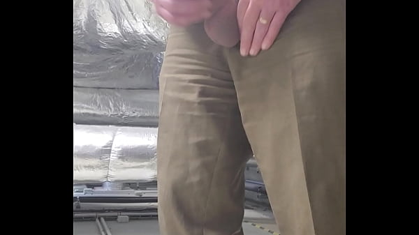 Download Video - Une envie soudaine&comma; je sors ma bite et je me branle