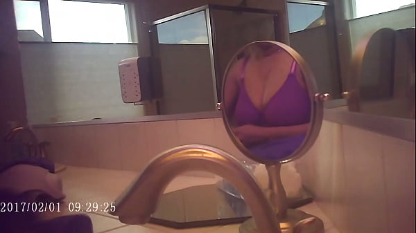 indian bhabhi bath