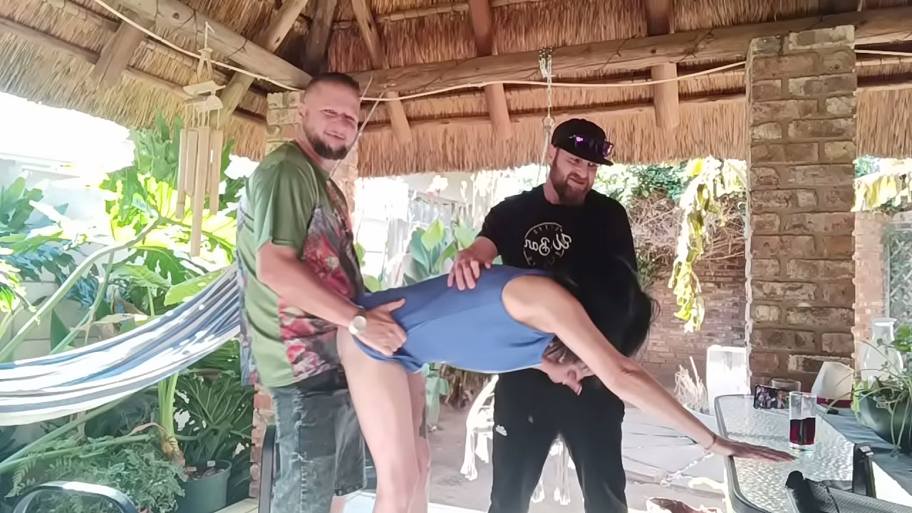 Me gusta hacer que mi novio me vea cuando me acuesto con otros hombres.
                      babe creampie brunette skinny amateur homemade foursome couple hotwife cuckold small tits fuck my wife small ass cuckold humiliation standing sex enthusiastic sex muchos negros