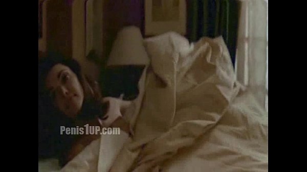 Laura Harring and Naomi Watts - Mulholland Dr (bedroom)