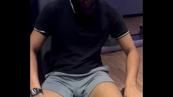 Treinando na smart fit sem cueca