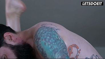 Two Oiled Latinas, One Cock... Close Up Pussy Fucking Until His Face Breaks