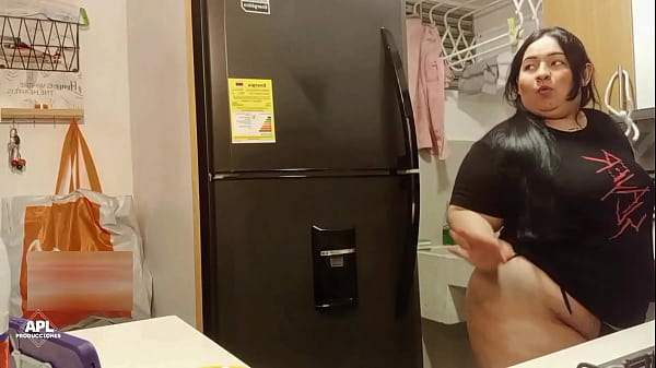 Download Video - Me follo a la esposa de mi hermanastro en la cocina&period; PARTE 1