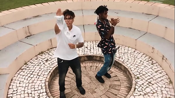 alisson and coyote fucking hot papaleguas style with trap