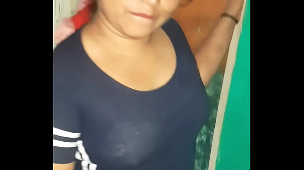 Estaba lavando ropa y justo llego mi amigo a los tiempos me viene a visitar y a darme mi rica cojida