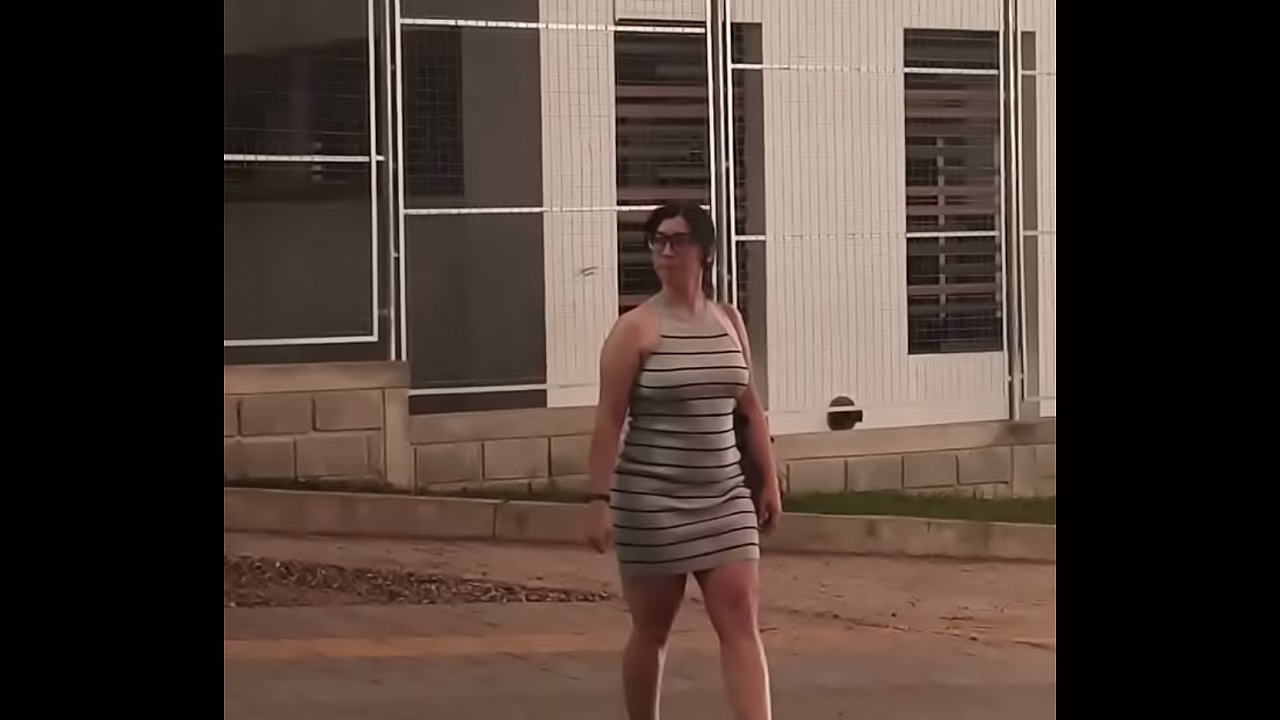 POV Porno casero, recojo a linda latina milf  en la calle y vamos a coger en su apartamento