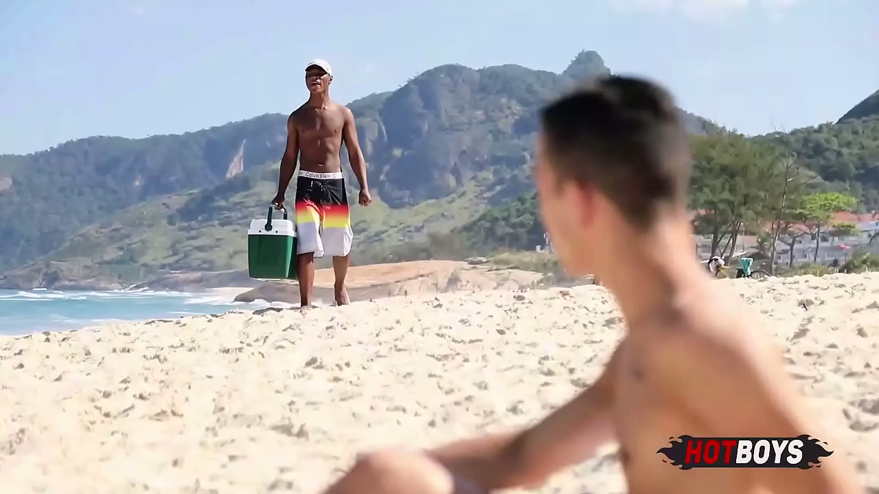 Dando o cu pro vendedor ambulante no ver&atilde_o!