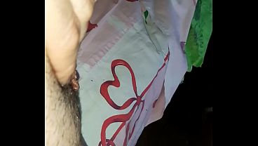 Milf intensely masturbates her hairy pussy