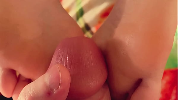 18yo Teen Can't Handle Huge Cock - Massive Creampie