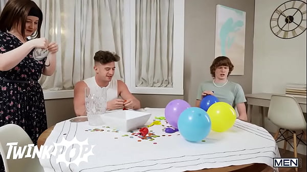 Download Video - TWINKPOP - Spikey Dee Falls Of A Ladder&excl; Lucky For Him Trevor Brooks Catches Him By His Cock&comma; Then Sucks It